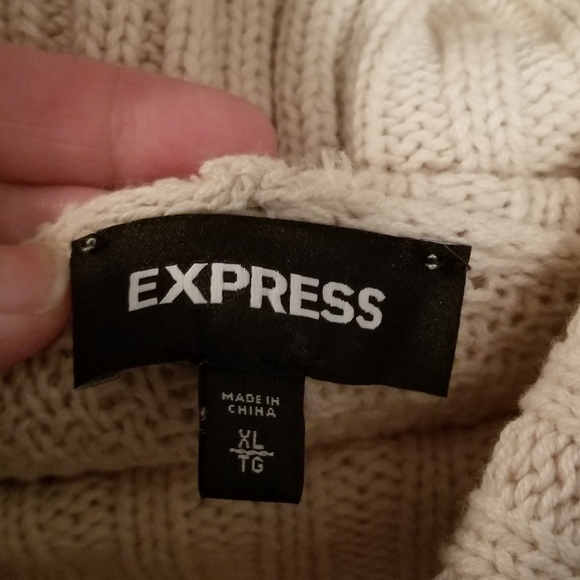 3 womens sweaters - Picture 3 of 6